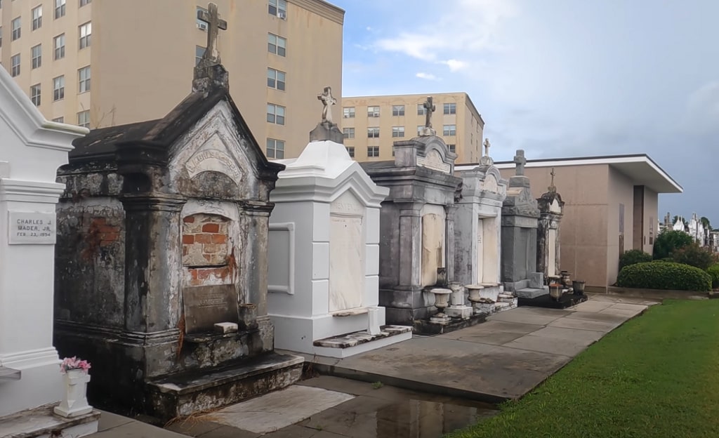 New Orleans above-ground tombs